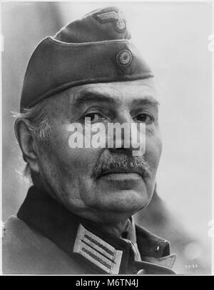 James Mason, Werbung Portrait für den Film, "Kreuz aus Eisen", EMI Filme, 1977 Stockfoto