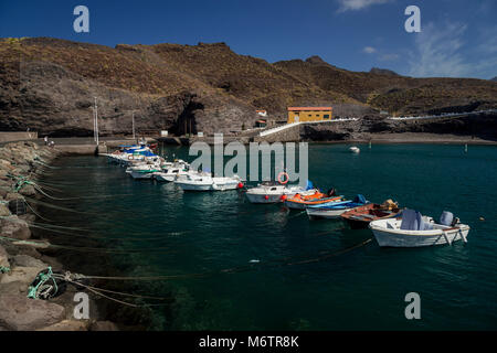 Kleine Boote im Hafen von Puerto De La Aldea, Gran Canaria, Kanarische Inseln Stockfoto