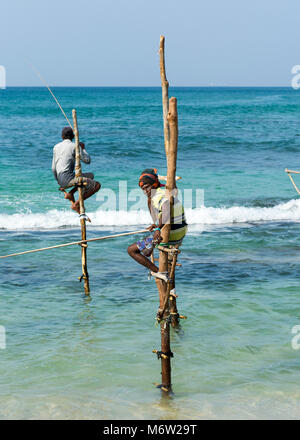 Stelzenfischer in Koggala bei Galle, Sri Lanka Stockfoto