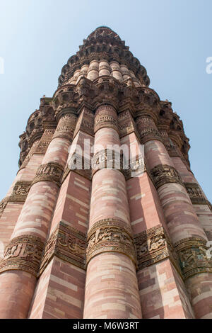 Das höchste Ziegel-Minarett der Welt, Qutub (Qutb) Minar, im Qutb Komplex in Neu-Delhi, Indien Stockfoto