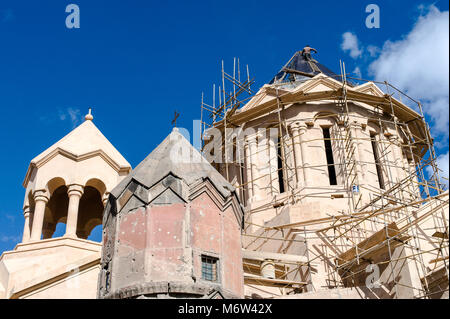 Katoghike Heilige Mutter Gottes Kirche, Kat" oghike Surp Astvatsatsin yekeghetsi, ist eine kleine mittelalterliche Kirche in Eriwan, Armenien. Stockfoto