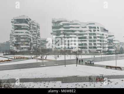 Winterliche Hadid Residenzen in der neuen CityLife Shopping streng im Tre Torri, Mailand, Lombardei, Italien Stockfoto