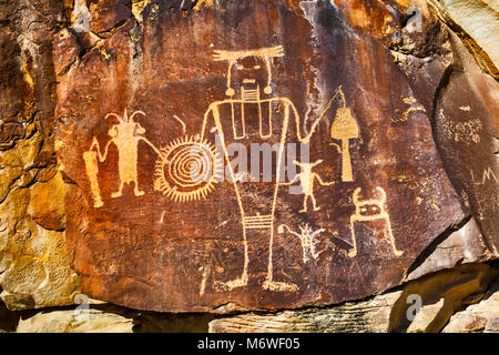 McKee Federn Petroglyphen, Fremont Kultur Rock Art Panel, Insel der Park Road, Dinosaur National Monument, Utah, USA Stockfoto