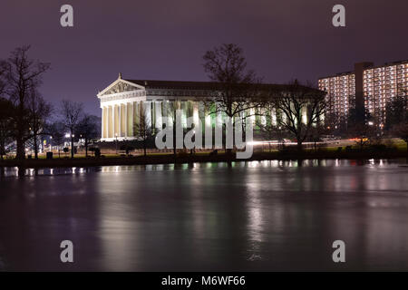 Nachbildung des Parthenon im Centennial Park in Nashville, Tennessee in nahezu Stockfoto