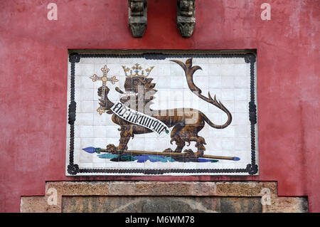 Die alcazar von Sevilla Lions Gate Eingang Plakette Stockfoto