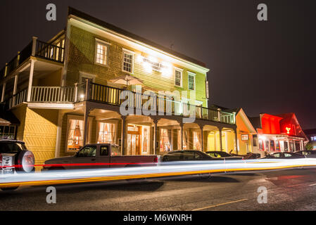 Der Mendocino Hotel bei Nacht in der historischen Innenstadt von Mendocino, Kalifornien. Stockfoto