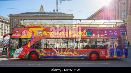 Genua (Genova), Italien, 26. März 2017 - Citysightseeing Bus Genova (Genua), Italien Stockfoto