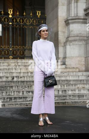 Blogger Gala Gonzalez im Stella McCartney zeigen anreisen, während Paris Fashion Week - 5. März 2018 - Foto: Start- und Landebahn Manhattan/Valentina Ranieri *** Für die redaktionelle Nutzung nur*** | Verwendung weltweit Stockfoto