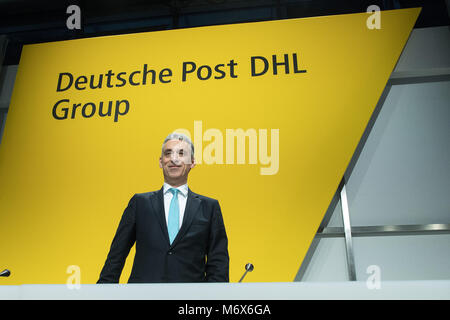 07 März 2018, Deutschland, Bonn: Dr. Frank Appel, Vorstandsvorsitzender der Deutschen Post DHL, Deutsche Post und internationale Kurier Service Unternehmen, kommt Tanne Jahresbilanz drücken Sie die Konferenz. Die Deutsche Börse börsennotierte Unternehmen ist der Bekanntgabe der Geschäftsergebnisse 2017 und Aussichten für 2018. Foto: Federico Gambarini/dpa Stockfoto