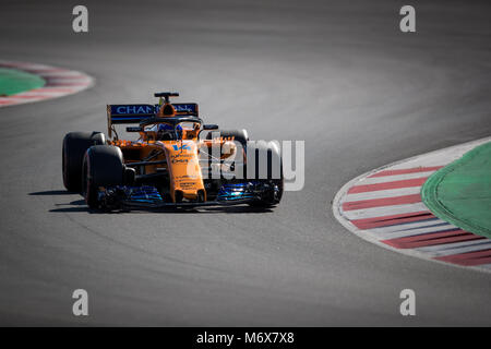 Montmelo, Katalonien, Spanien. 7 Mär, 2018. Fernando Alonso von Team McLaren-Honda mit McLaren MCL 33 Auto während der F1-Test Tage in Montmelo circuit gesehen. Credit: MA 5685.jpg /SOPA Images/ZUMA Draht/Alamy leben Nachrichten Stockfoto