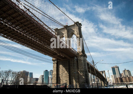 Brooklyn Bridge auf verschiedene Arten Stockfoto