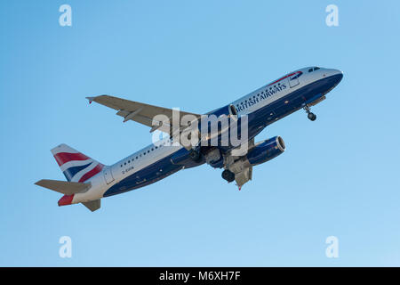 British Airways Airbus A320-200 mit der Registrierung G-EUUW Stockfoto