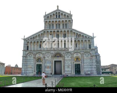 Pisa, Italien, 2. August 2014: Der Platz der Wunder - Die Pisa Kathedrale Stockfoto