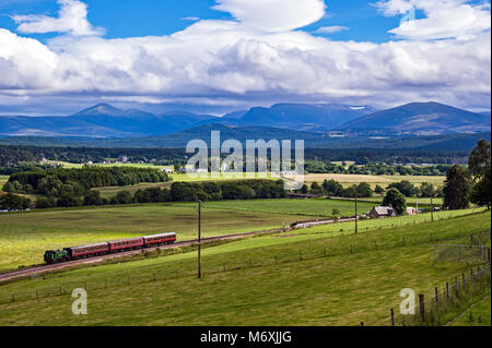 Andrew Barclay erbaut tank Motor braeriach Nr. 71 an der Strathspey Railway Broomhill Station in Speyside Highland Schottland Großbritannien kommt von Aviemore Stockfoto