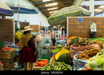 Eine typische Fallen Gemüsemarkt in Bolivien Stockfoto