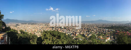 Luftbild der dicht besiedelten Stadt Kathmandu, Nepal. Stockfoto