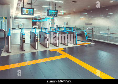 SEOUL, Südkorea - 12. AUGUST 2015: Rolltreppen Treppe von einer der U-Bahn-Stationen Ausstiege in Seoul, Korea Stockfoto