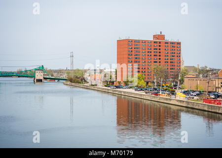 Blick auf den Des Plaines Fluss in der Innenstadt von Joliet Stockfoto