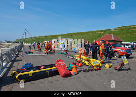 Tayside Feuerwehr- und Rettungskräfte ihre Fähigkeiten bei einer öffentlichen Veranstaltung im Victoria Park in Arbroath, Schottland, stattfand. Stockfoto