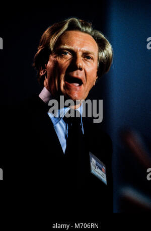 Parteitag der Konservativen Partei in der Blackpool Winter Gardens 1985 Michael Heseltine Staatssekretär für Verteidigung bei der Konferenz trat er im folgenden Jahr über die Westland Helicopter Angelegenheit. Die jährlichen Tory-partei Konferenz in Blackpool mit Margaret Thatcher als Premierminister und Parteichef Stockfoto