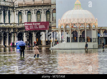 Aqua Alta am Markusplatz in Venedig, Italien Stockfoto