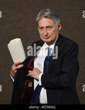 Schatzkanzler Philip Hammond in Canary Wharf in London, bevor Sie eine Grundsatzrede über Brexit, wo er sich der Fall für den bevorzugten Zugang für die britische Financial Services Industrie für den Binnenmarkt. Stockfoto