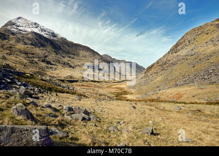 Llanberis Pass liegt zwischen der Snowdon und Glyderau Bergketten in der Snowdonia National Park. Dieser Teil des Parks ist in Gwynedd, Wales. Stockfoto