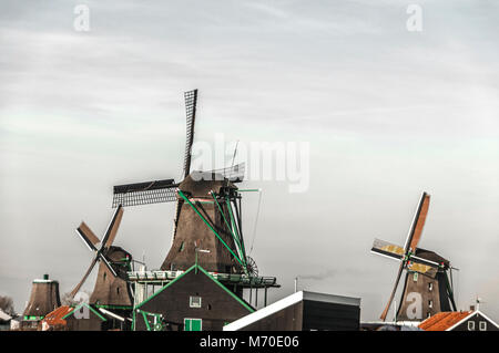 Schöne Landschaft von vier Windmühle am zaanse schans Holland Stockfoto