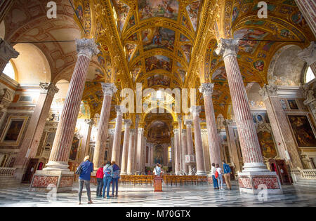 Genua (Genova) Italien: 12. April 2017 - Im Inneren der Basilika della Santissima Annunziata del Vastato von Genua. Ligurien, Italien. Stockfoto