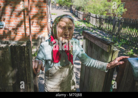 Ukraine, Tschernobyl Sperrzone: Menschen, die wieder in die Sperrzone nach der Reaktorkatastrophe von Tschernobyl Evakuierung kam. Foto: Alessandro Bosio Stockfoto