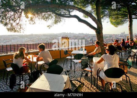 Esplanada da Igreja da Graça Sicht/Miradouro de Santa Graça/Sophia de Mello Breyner Andresen Viewpoint, Lissabon, Portugal Stockfoto