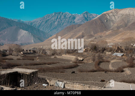 Blick von Kagbeni auf Upper Mustang, Nepal, Himalaya, Annapurna Stockfoto