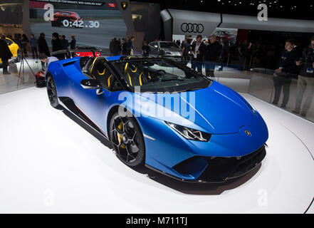 Genf. 7 Mär, 2018. Foto am 7. März 2018 zeigt die neue Lamborghini Huracan Performante Spyder auf dem 88. Internationalen Automobil-Salon in Genf, Schweiz. Der Motor Show, die mehr als 180 Aussteller aus der ganzen Welt anzieht, wird für die Öffentlichkeit vom 8. bis 18. März 2018 geöffnet. Credit: Xu Jinquan/Xinhua/Alamy leben Nachrichten Stockfoto