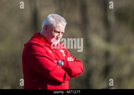 Hensol, Wales, UK. 7. März 2018. Wales Trainer Warren Gatland während Wales Rugby Training vor der Natwest 6 Nations Rugby Spiel gegen Italien. Credit: Mark Hawkins/Alamy leben Nachrichten Stockfoto