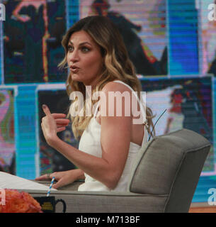 NEW YORK, NY März 07: Erin Andrews interviewt von Michael Strahan am Good Morning America in New York City am März 07, 2018 Credit: RW/MediaPunch Credit: MediaPunch Inc/Alamy leben Nachrichten Stockfoto