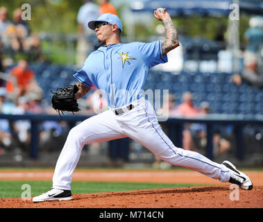 Port Charlotte, Florida, USA. 7 Mär, 2018. CHRIS URSO | Zeiten. Tampa Bay Rays Krug Anthony Banda liefert ein Pitch im vierten Inning eines Frühling Training Spiel zwischen der Tampa Bay Rays und die Baltimore Orioles Mittwoch, 07. März 2018 in Port Charlotte. Quelle: Chris Urso/Tampa Bay Zeiten/ZUMA Draht/Alamy leben Nachrichten Stockfoto