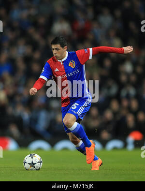 Manchester, Großbritannien. 7. März 2018, Champions League Runde 16 Leg 2, Manchester City gegen den FC Basel; Blas Riveros #25 von Basel Stockfoto