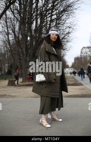 Fashion Editor Bettina Looney bei der Chanel show anreisen, während Paris Fashion Week - März 6, 2018 - Foto: Start- und Landebahn Manhattan/Valentina Ranieri *** Für die redaktionelle Nutzung nur*** | Verwendung weltweit Stockfoto