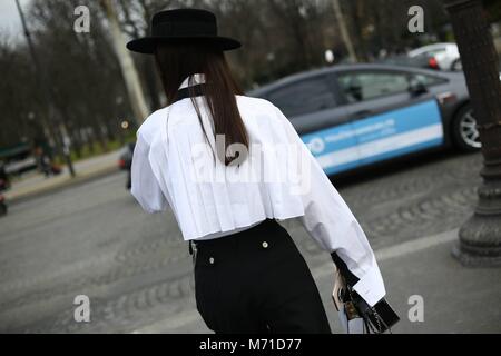 Paris, Frankreich. 06 Mär, 2018. Kieunse Ankunft auf dem Chanel Show Paris Fashion Week - März 6, 2018 - die Credit: Runway Manhattan/Valentina Ranieri *** Für die redaktionelle Nutzung nur*** | Verwendung weltweit/dpa/Alamy leben Nachrichten Stockfoto