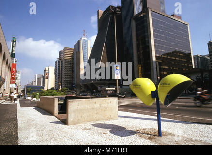 Ein öffentliches Telefon, der Avenida Paulista, Sao Paulo, Brasilien Stockfoto