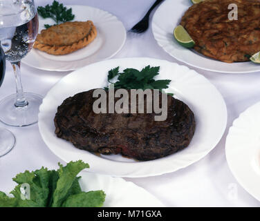 Geschirr, Grill, serviert. Stockfoto