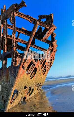 Rostigen Schiffswrack von Peter Iredale, Fort Stevens, Oregon Stockfoto