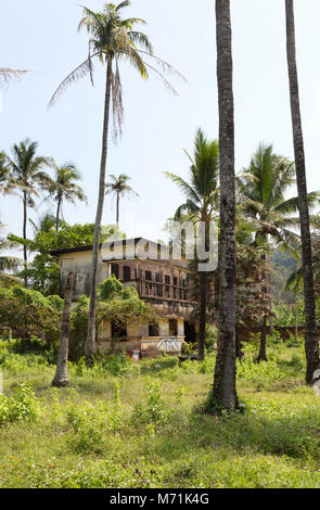 Kep-sur-Mer, Kambodscha - stillgelegten alten französischen Gebäude aus der Kolonialzeit, Kep-sur-Mer, Kampot Province, Kambodscha Asien Stockfoto