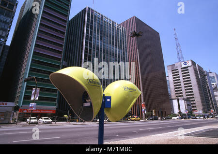 Ein öffentliches Telefon, der Avenida Paulista, Sao Paulo, Brasilien Stockfoto