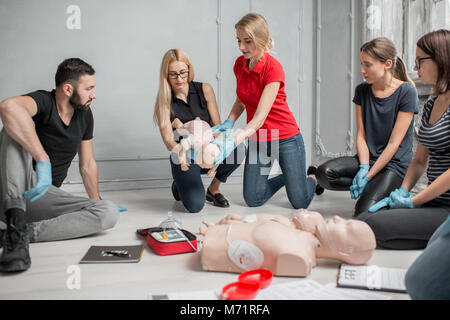 Erste-Hilfe-Ausbildung Stockfoto