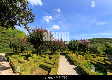 Spektakuläre Garten im französischen Stil aus zugeschnitten Buchsbaum, Buxus sempervirens, Mateus Palast, Vila Real Portugal Stockfoto