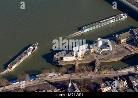 Luftaufnahme, Sportboote Amelia vor dem Schokoladenmuseum in Köln, Stollwerk, Rhein, Köln, Rheinland, Nordrhein-Westfalen, Deutschland, Euro Stockfoto