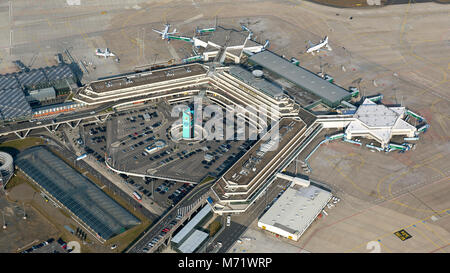 Luftaufnahme, Flughafen Köln/Bonn - Konrad Adenauer, Flughafen Köln-Bonn, Flugzeug beim Check-in Fingern, Schürze Schürze, Flughafen, Terminal 2 von Konrad - Stockfoto