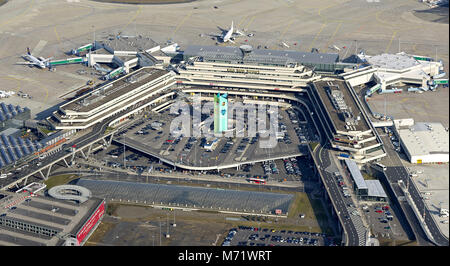 Luftaufnahme, Flughafen Köln/Bonn - Konrad Adenauer, Flughafen Köln-Bonn, Flugzeug beim Check-in Fingern, Schürze Schürze, Flughafen, Terminal 2 von Konrad - Stockfoto
