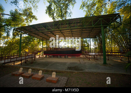 Ausstellung von Ernest Hemingway's Boot auf der Finca Vigía, Hemingway's House in Havanna, Kuba Stockfoto